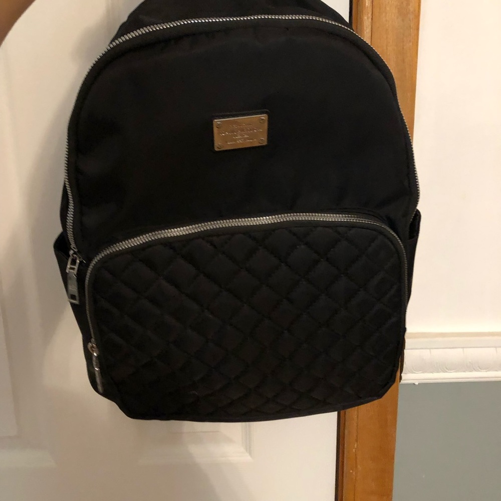 Backpack  🎒 - Picture 3 of 3